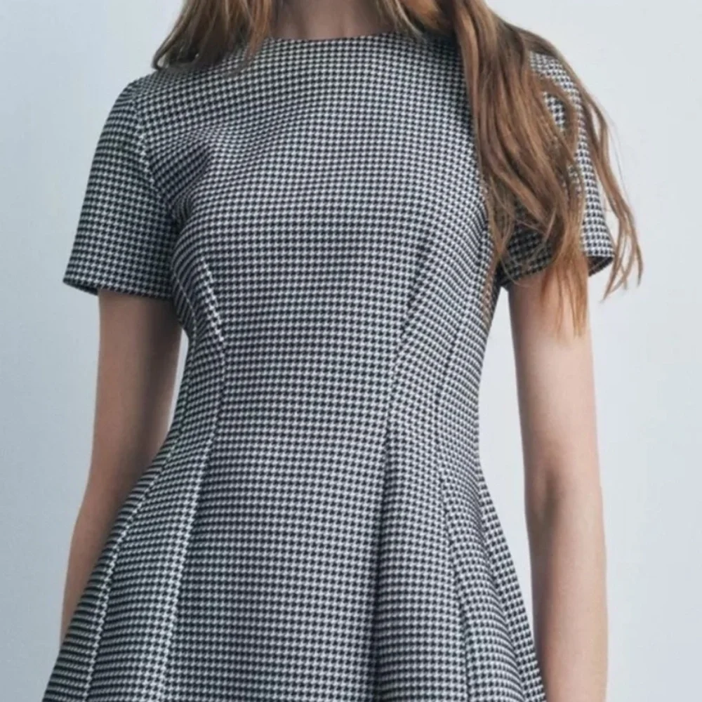 Zara NWT black & white houndstooth checkered print short sleeve mini dress - Picture 3 of 7